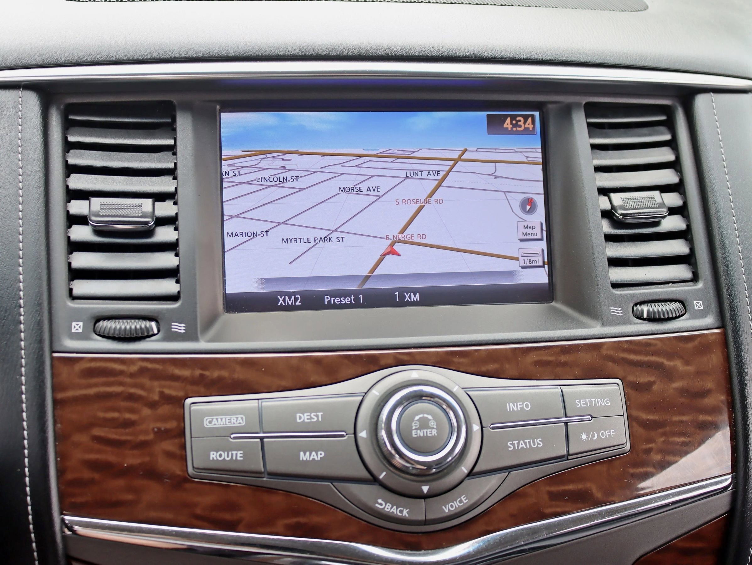 Used 2017 Nissan Armada Platinum image 22