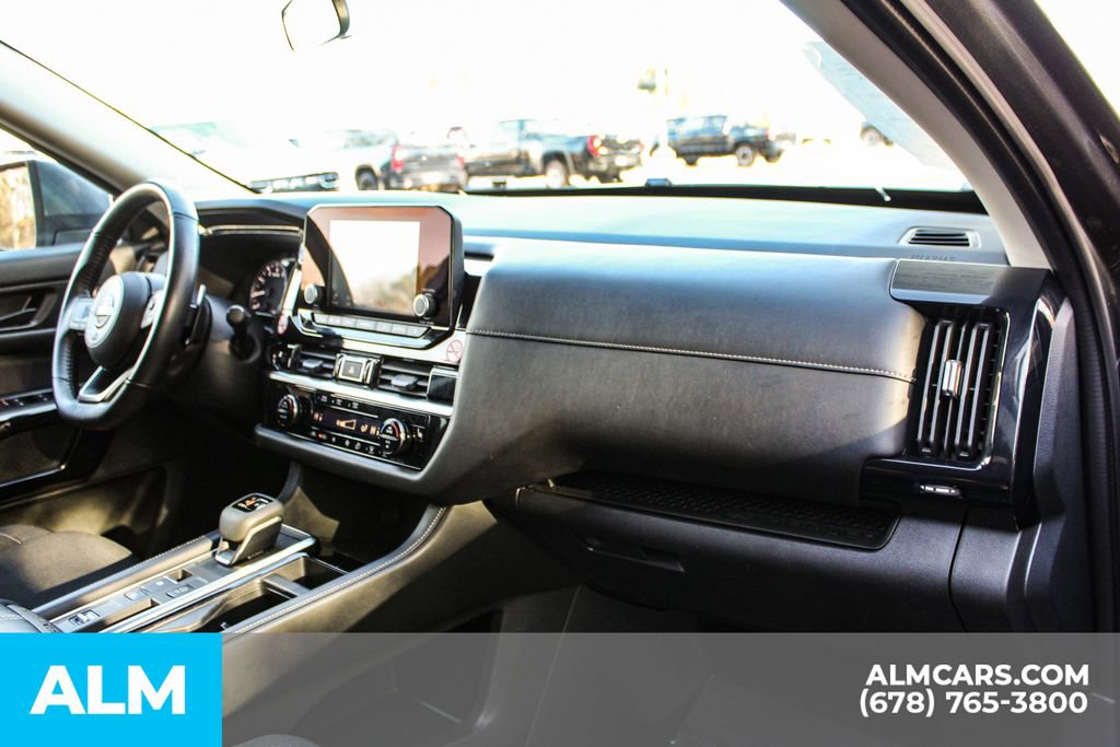 Used 2025 Nissan Pathfinder SV image 27