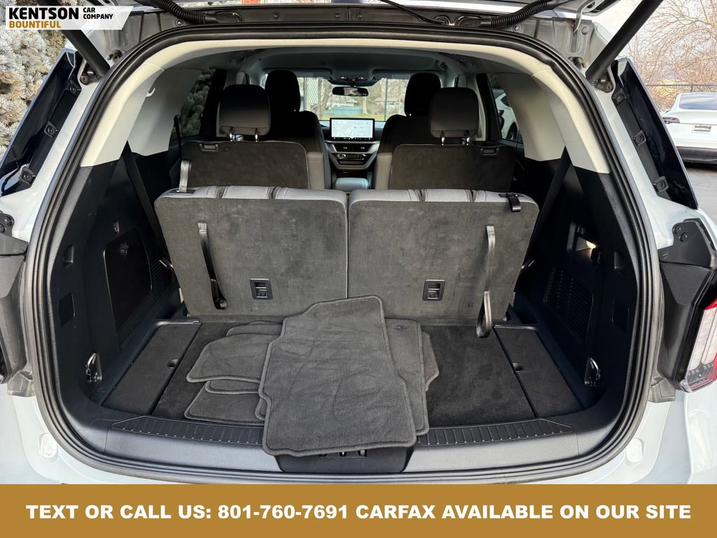 Used 2025 Ford Explorer Active image 30