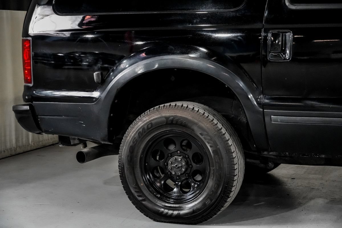 Used 2004 Ford Excursion Limited AWD/4WD image 6