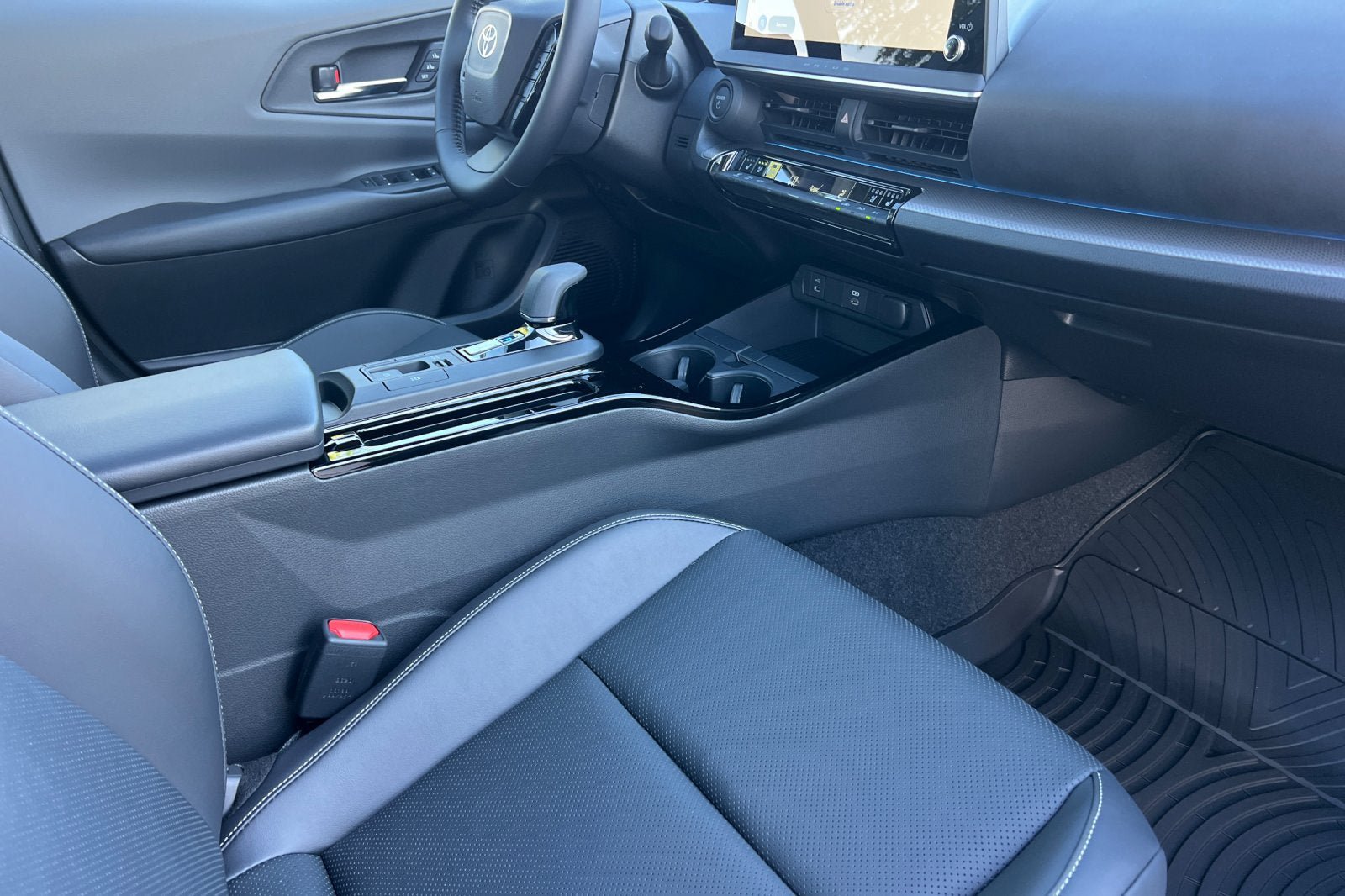 New 2026 Toyota Prius Limited w/ Limited Premium Package FWD image 17
