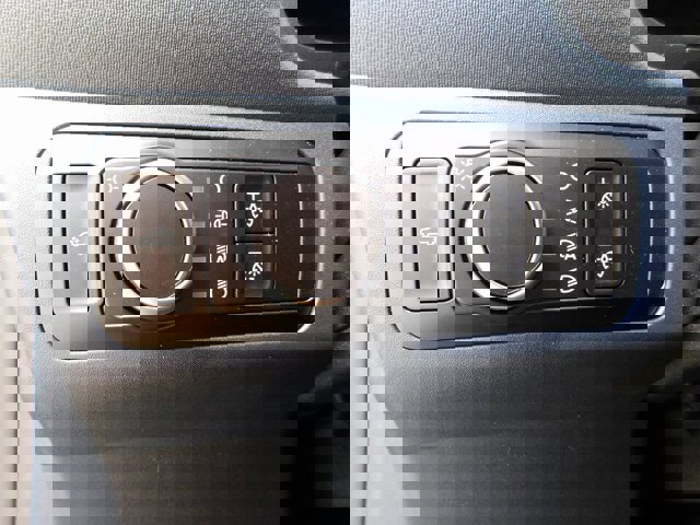 New 2025 Ford Maverick XL w/ Equipment Group 102A image 18