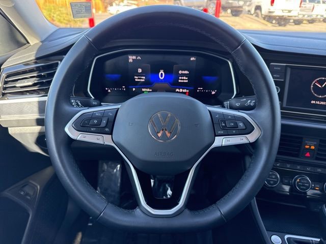 Used 2024 Volkswagen Jetta SE image 13