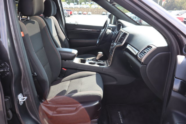 Used 2016 Jeep Grand Cherokee Laredo 75th Anniversary AWD/4WD image 21