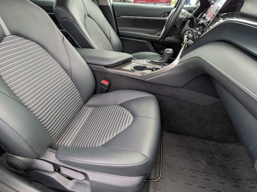 Used 2023 Toyota Camry SE image 31