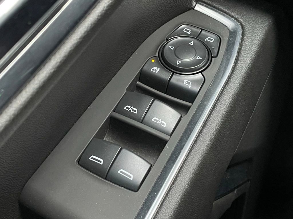 Used 2025 GMC Sierra 1500 SLT AWD/4WD image 12