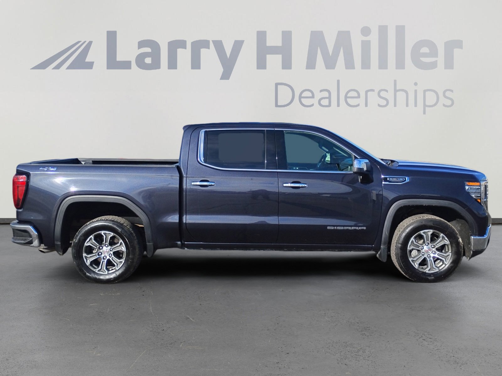 Used 2024 GMC Sierra 1500 SLT image 6