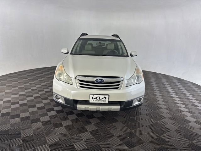 Used 2011 Subaru Outback 2.5i Limited image 3