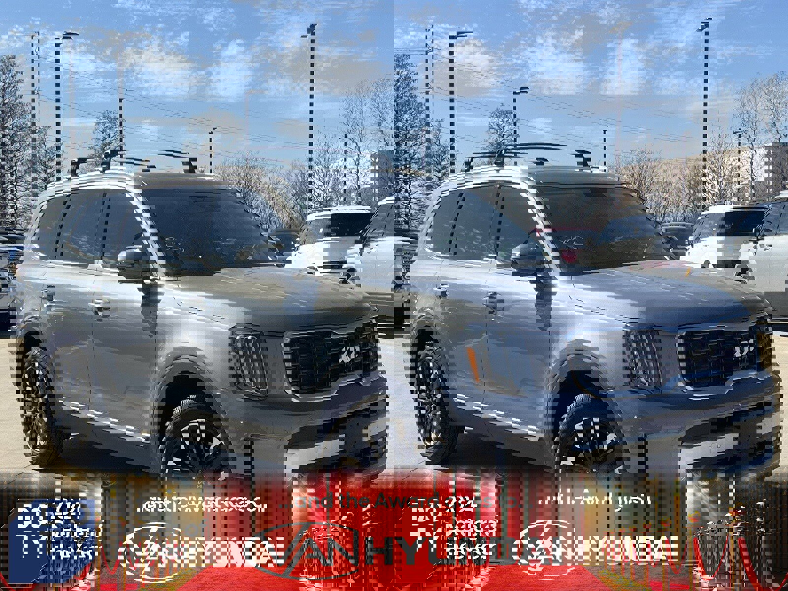 Used 2025 Kia Telluride SX w/ SX Captain's Chair Package image 1