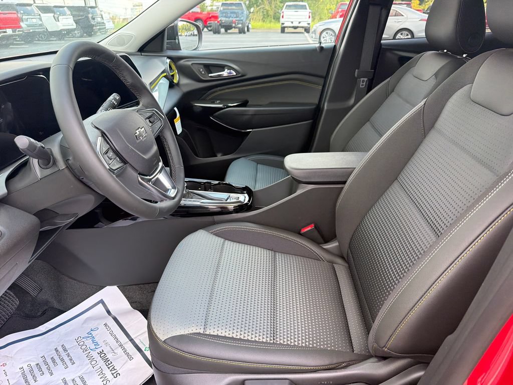 New 2026 Chevrolet Trax LT w/ Midnight Edition FWD image 13