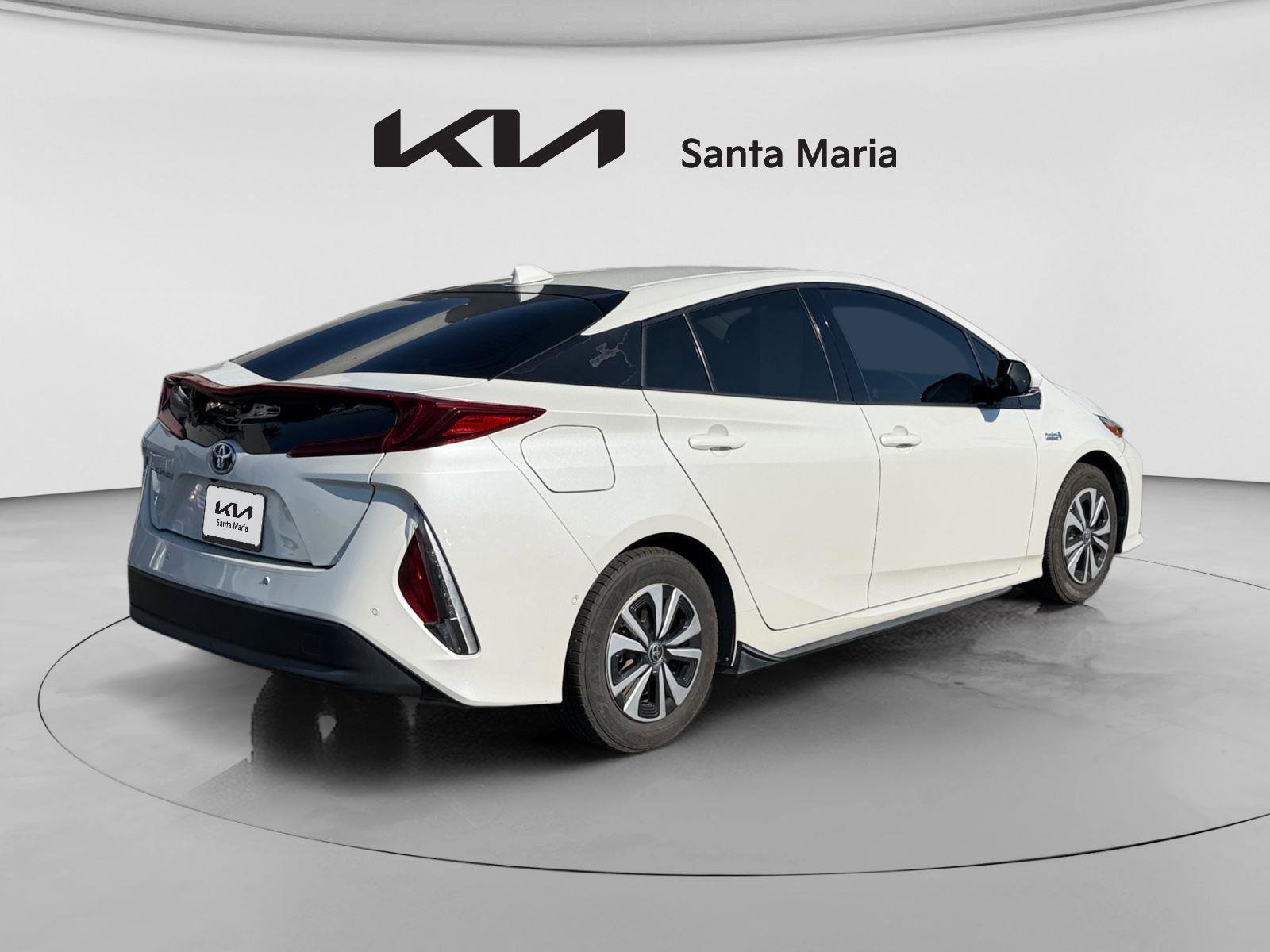 Used 2017 Toyota Prius Prime Advanced w/ Carpet Mat Package FWD image 8