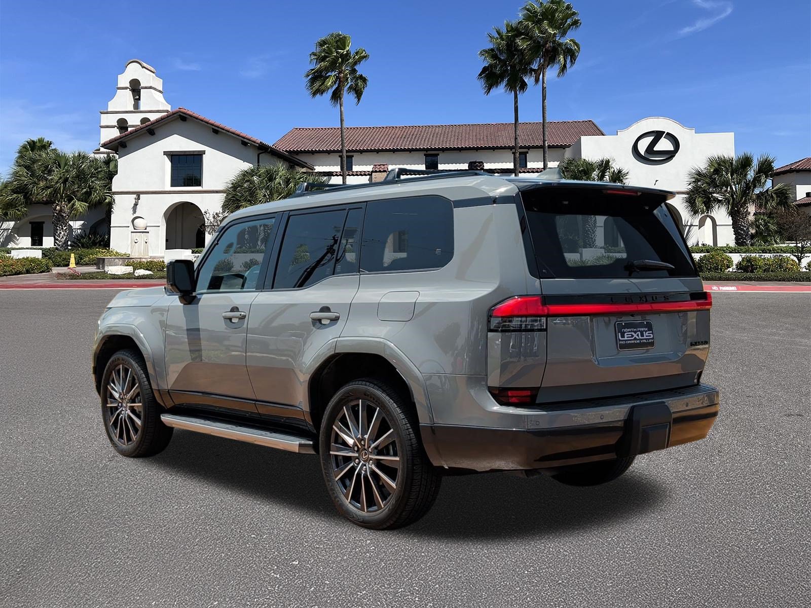 Certified 2025 Lexus GX 550 w/ Cold Area Package AWD/4WD image 4