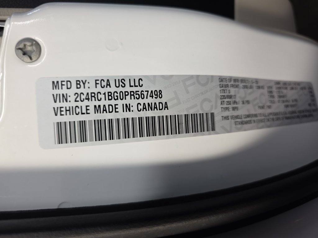 Used 2023 Chrysler Pacifica Touring-L FWD image 37