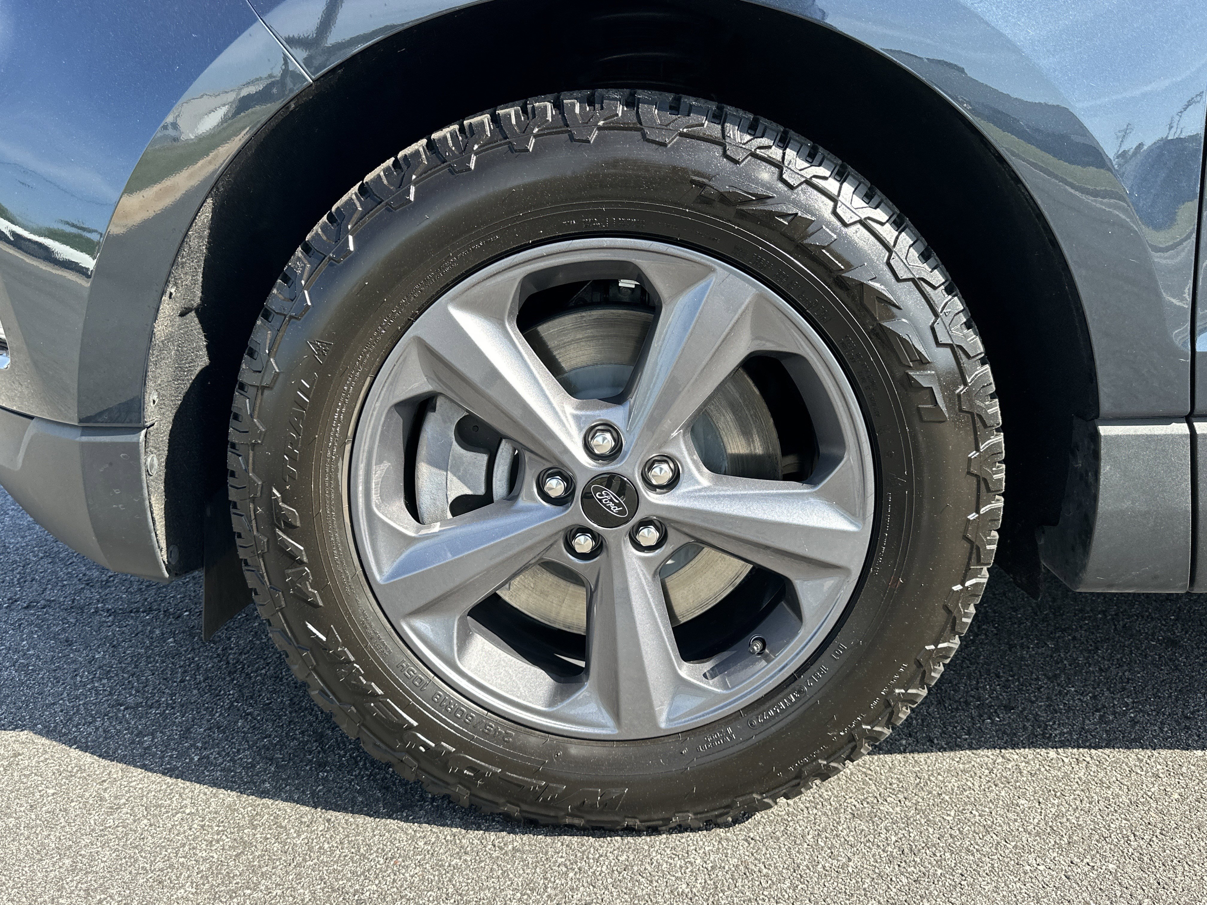 Used 2024 Ford Edge SEL w/ Sport Appearance Package image 12