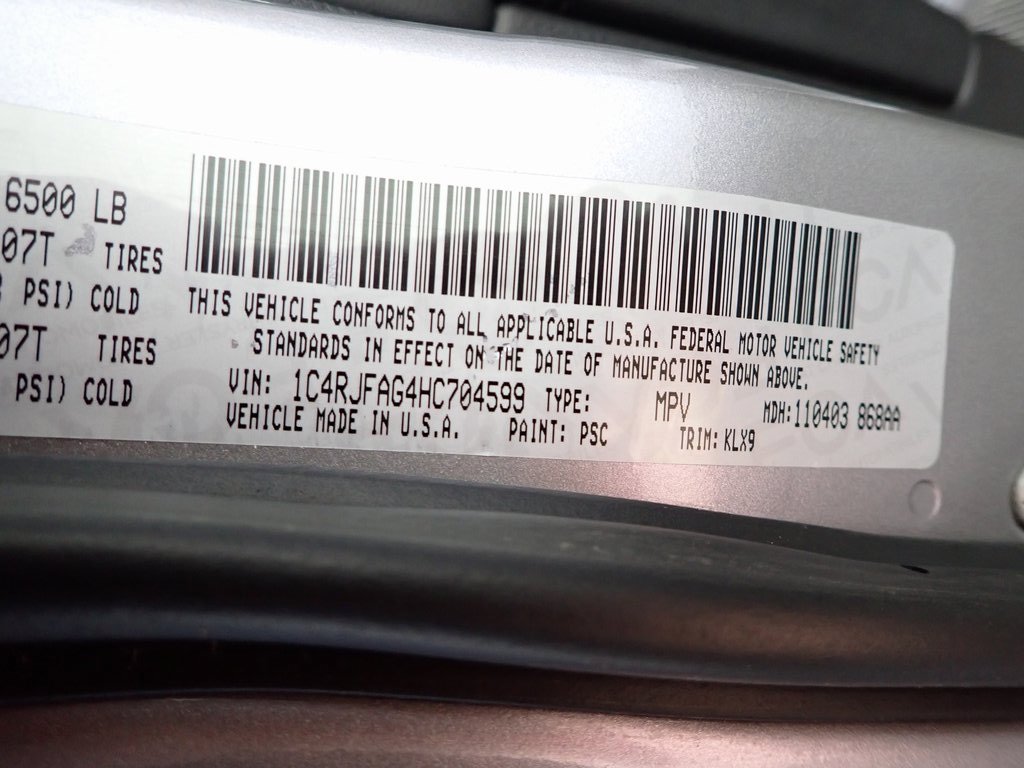 Used 2017 Jeep Grand Cherokee Altitude image 39