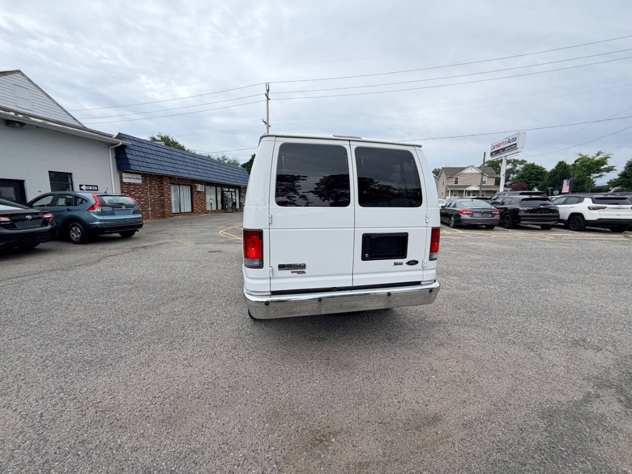 Used 2012 Ford E-350 and Econoline 350 XLT RWD image 16