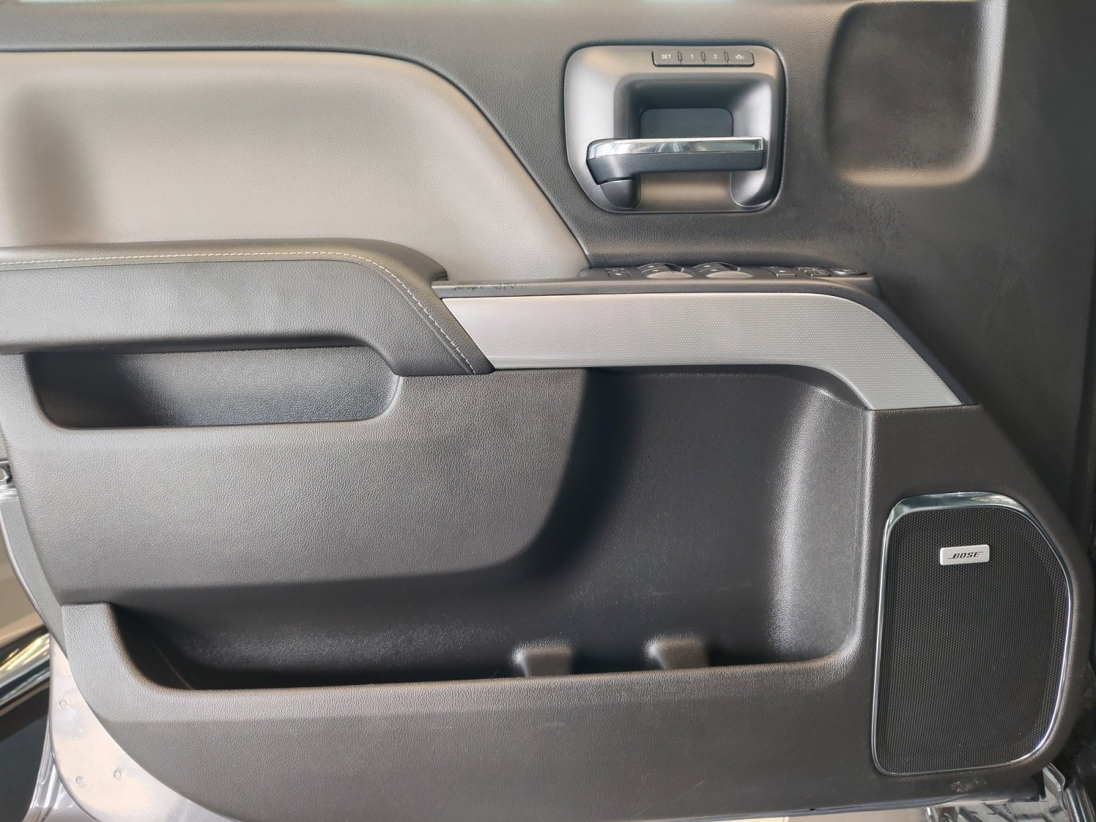 Used 2016 Chevrolet Silverado 2500 LTZ w/ Duramax Plus Package AWD/4WD image 27