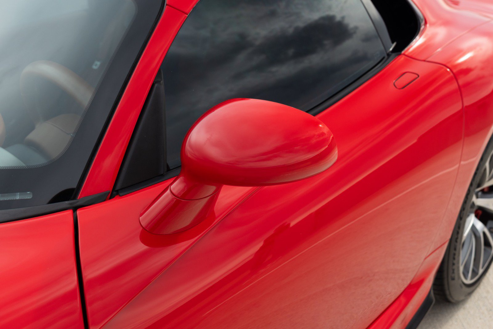 Used 2013 SRT Viper GTS w/ GTS Laguna Interior Pkg RWD image 15