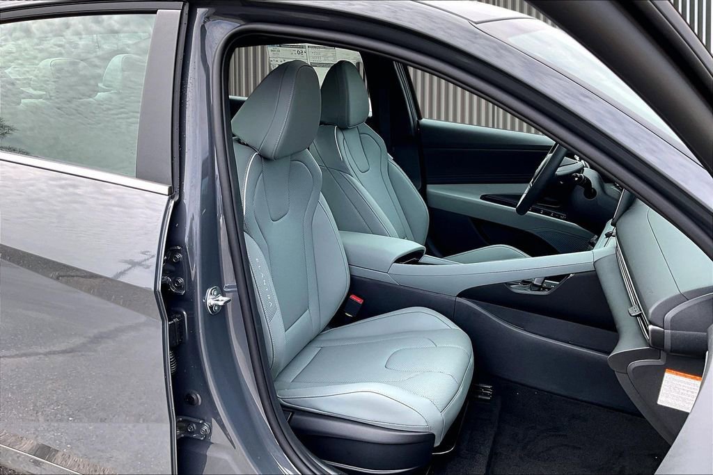 New 2026 Hyundai Elantra Limited image 9