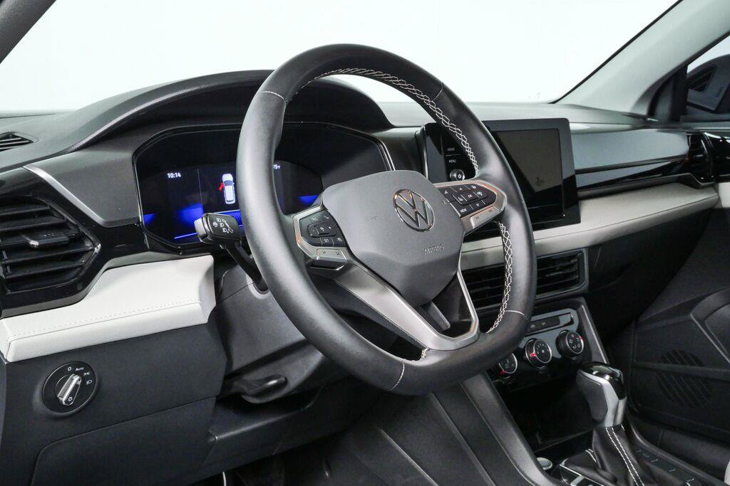 Used 2025 Volkswagen Taos S FWD image 4
