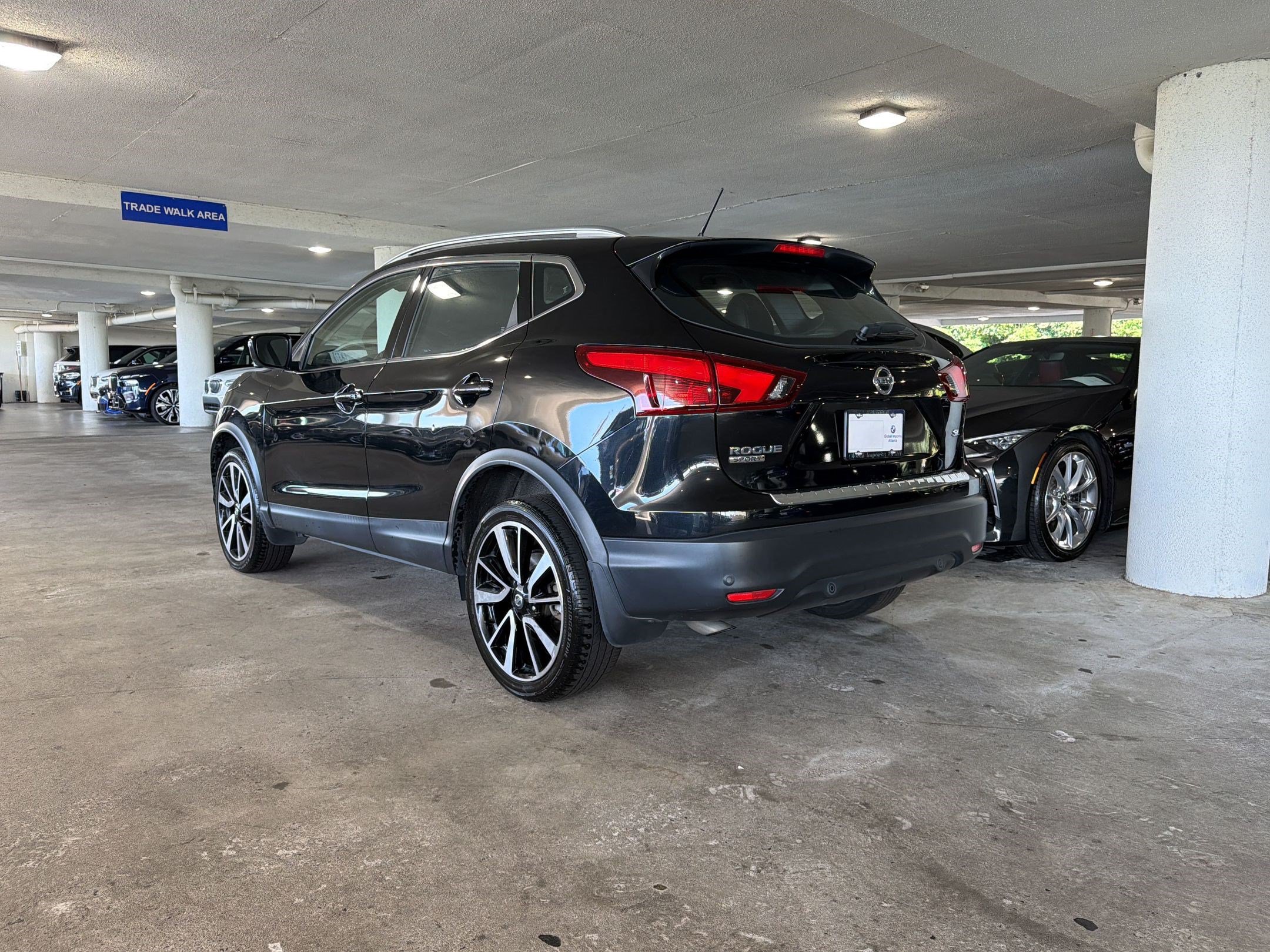 Used 2019 Nissan Rogue Sport SL FWD image 3