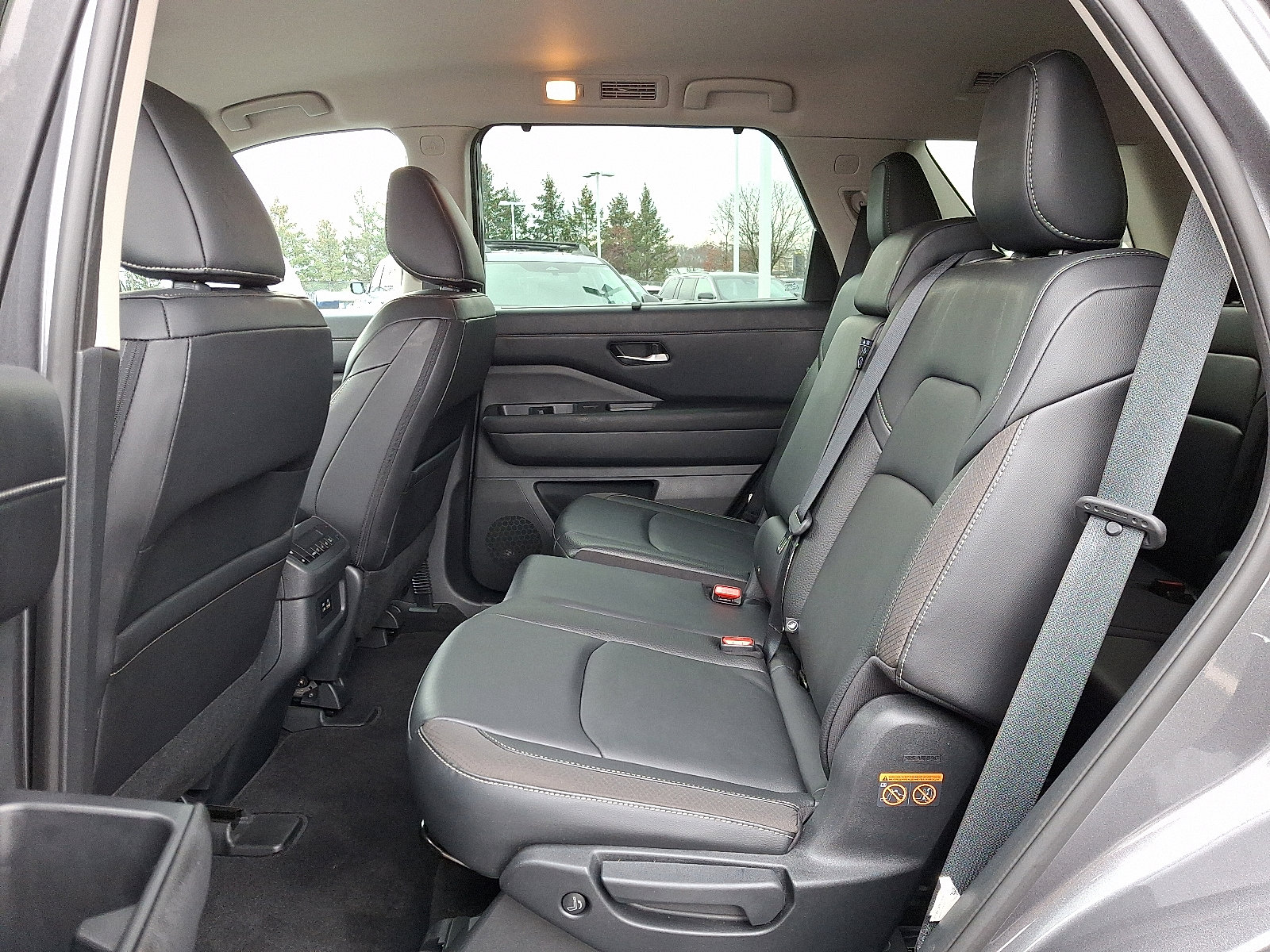 Certified 2023 Nissan Pathfinder SL w/ Lighting Package (N92) image 10