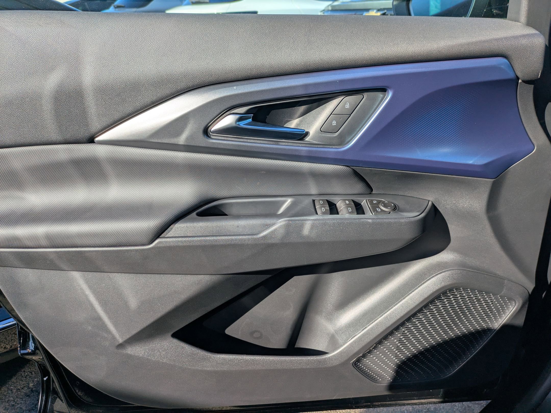 Used 2026 Chevrolet Equinox EV LT w/ LPO, All-Weather Mat Package image 25