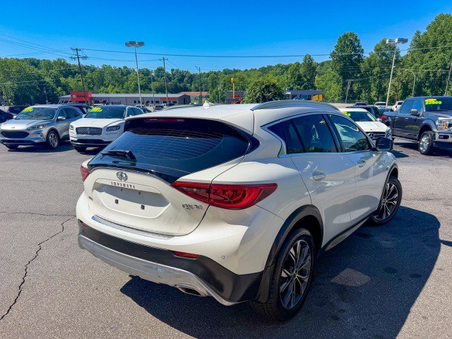 Used 2018 INFINITI QX30 Premium w/ Navigation Package AWD/4WD image 4