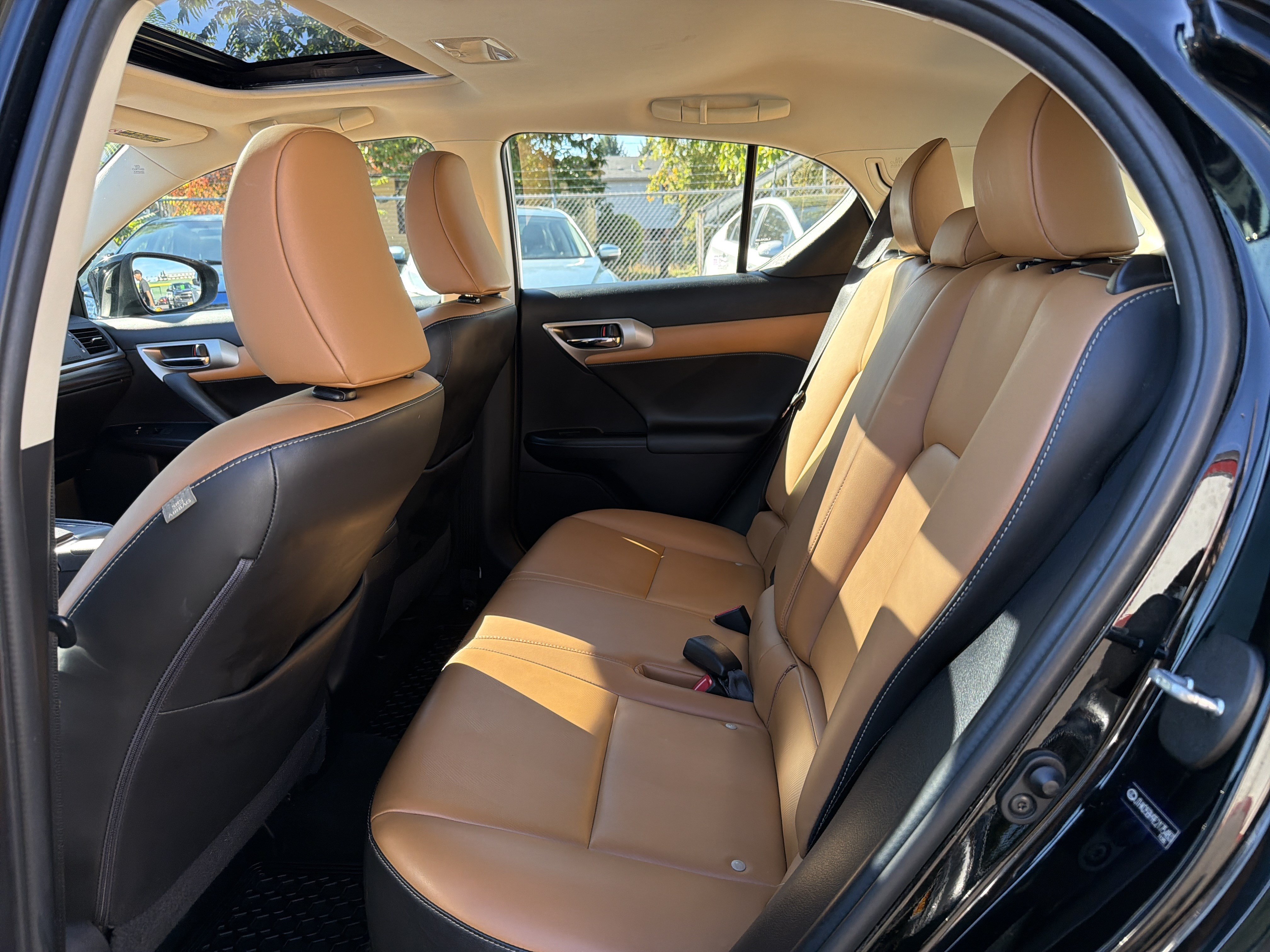 Used 2014 Lexus CT 200h FWD image 9