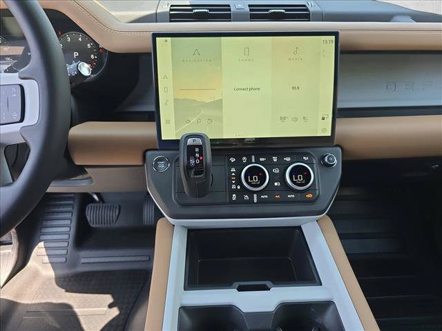New 2026 Land Rover Defender 130 X-Dynamic SE AWD/4WD image 22