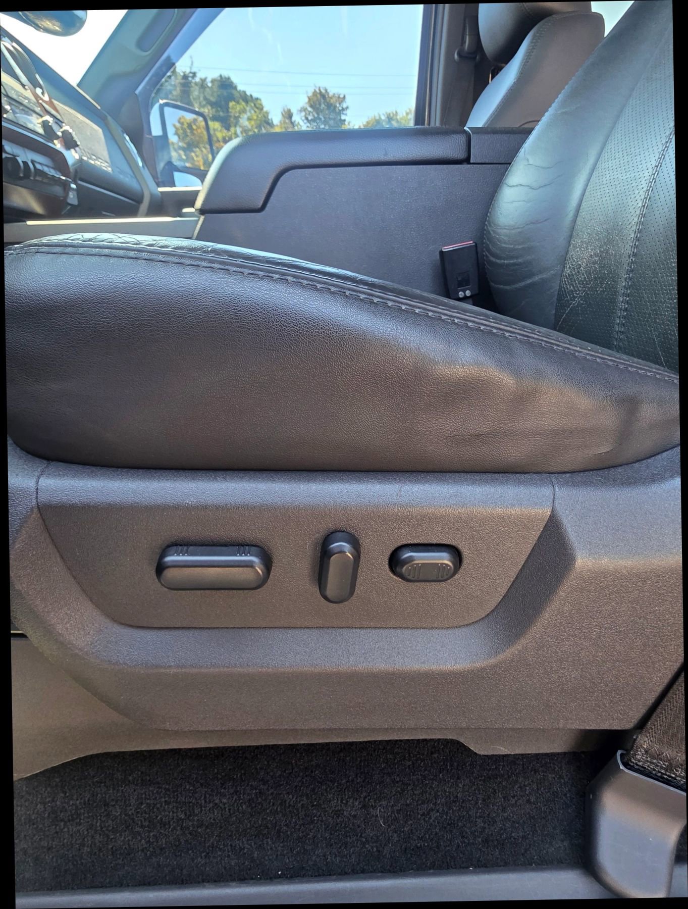 Used 2011 Ford F450 Lariat w/ Lariat Ultimate Pkg image 10