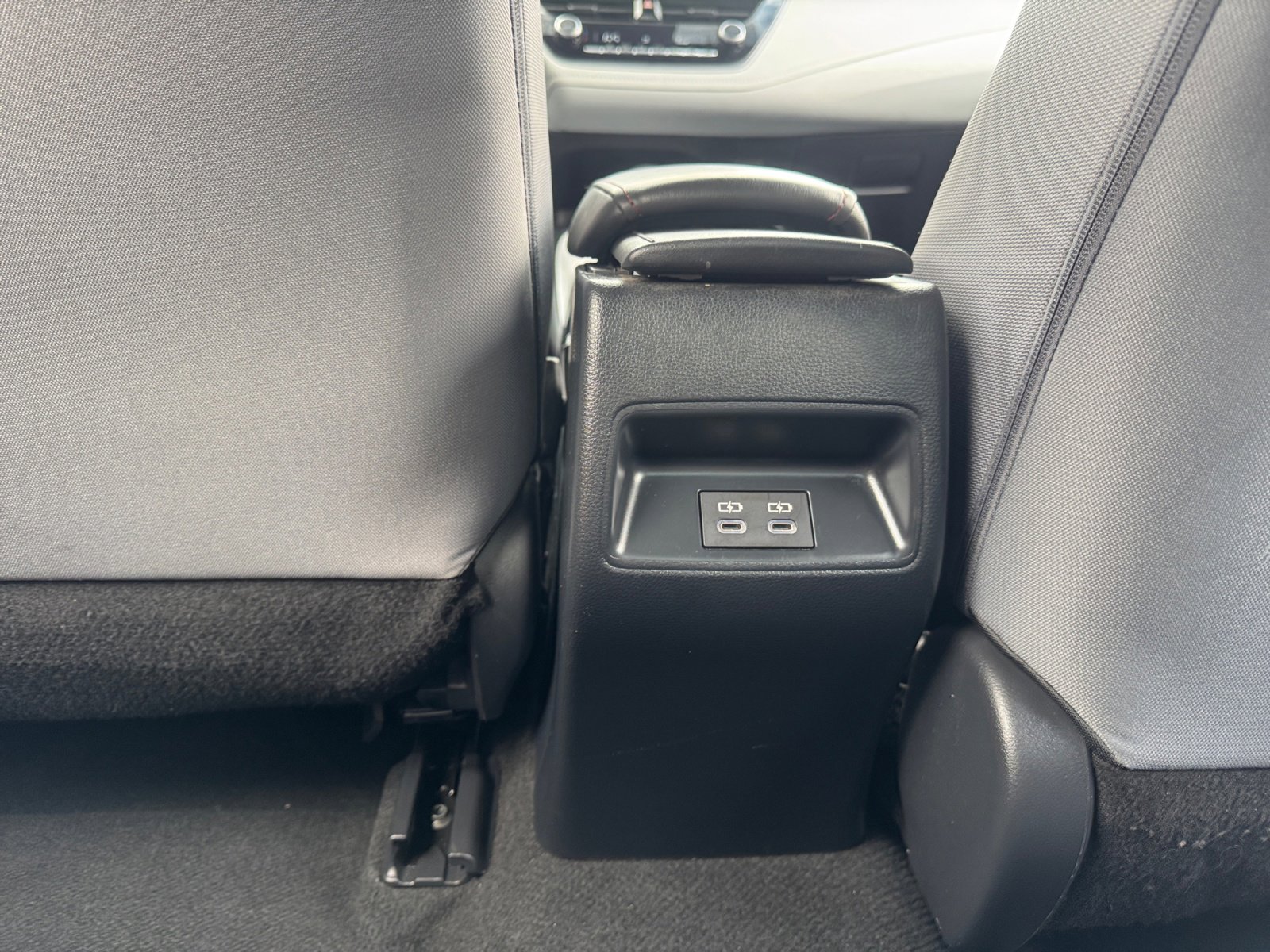 Used 2023 Toyota Corolla SE image 33