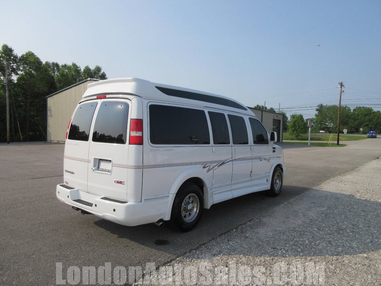 Used 2017 GMC Savana 2500 RWD image 6