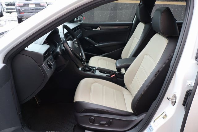 Used 2021 Volkswagen Passat 2.0T R-Line FWD image 9