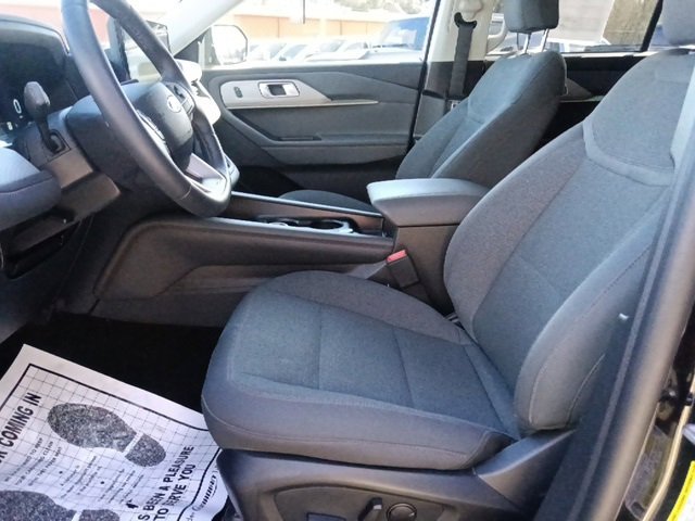 Used 2025 Ford Explorer Active image 15