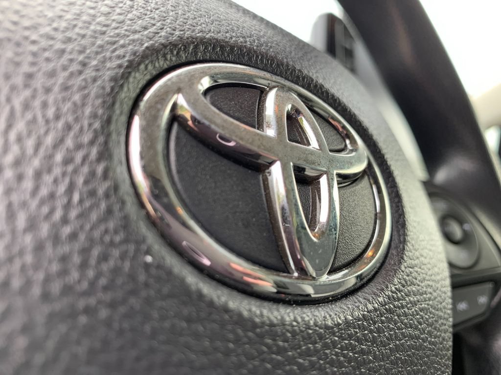 Used 2022 Toyota Corolla LE FWD image 33
