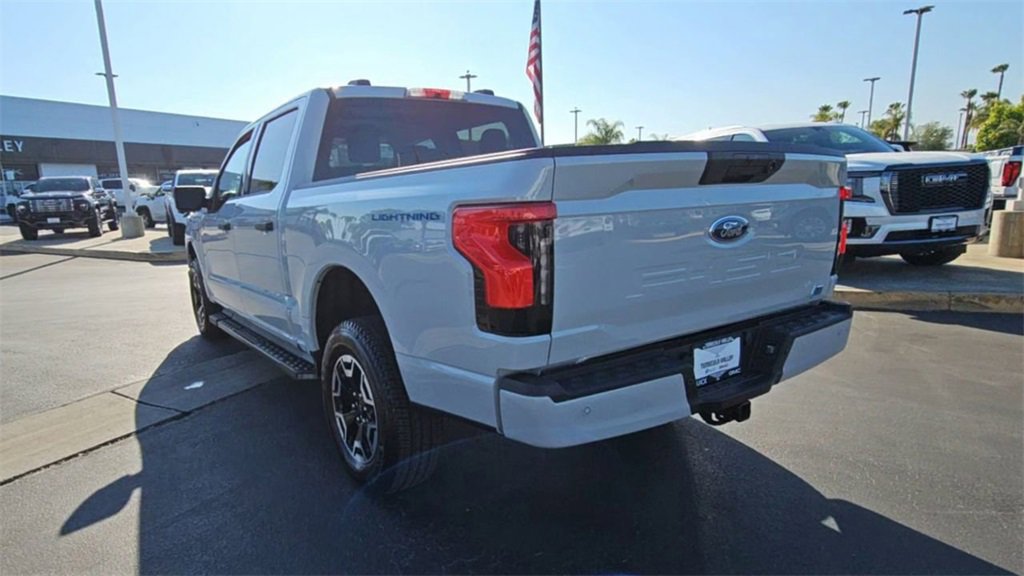 Used 2023 Ford F150 Lightning XLT image 8
