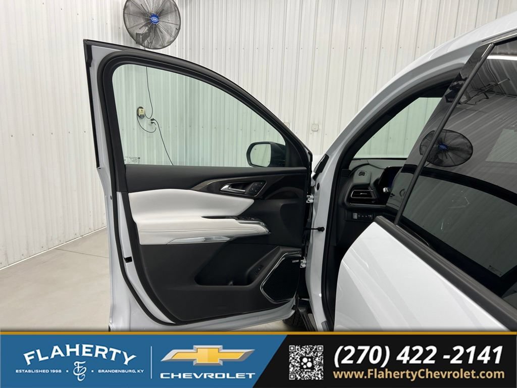 Used 2026 Chevrolet Traverse High Country AWD/4WD image 8