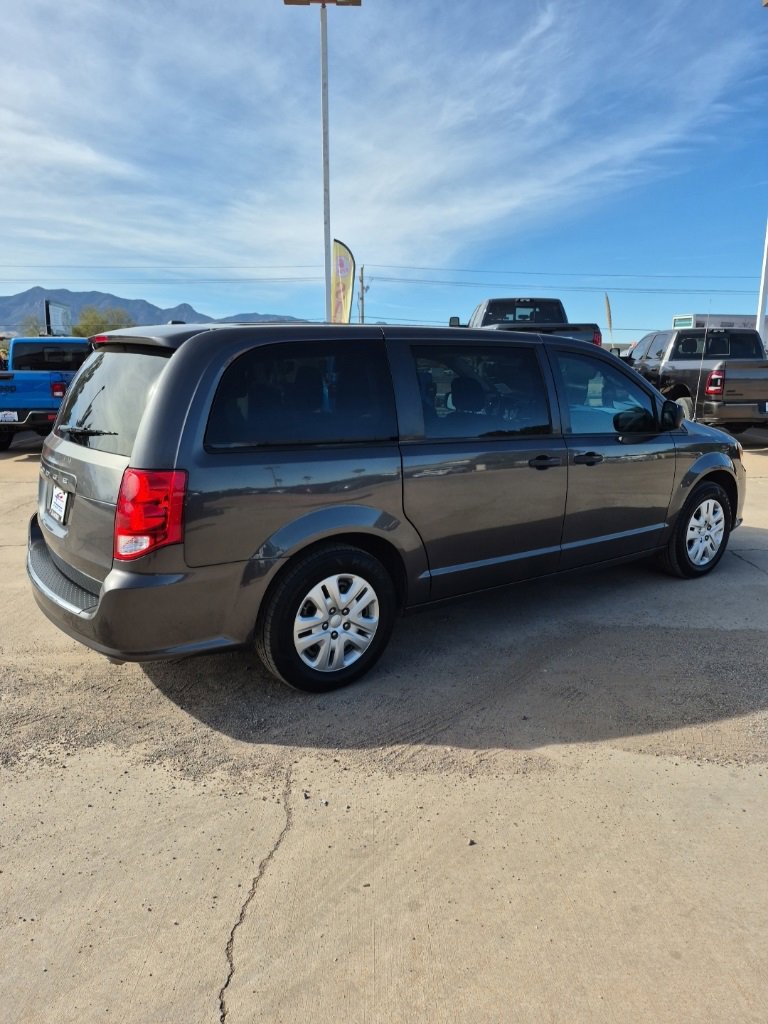 Used 2020 Dodge Grand Caravan SE w/ UConnect Hands-Free Group image 5