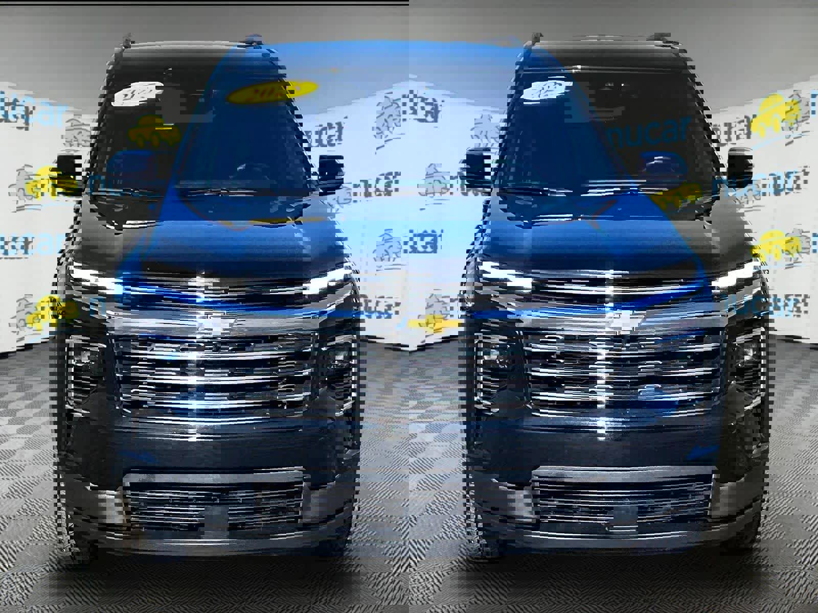 Used 2025 Chevrolet Traverse LT image 2