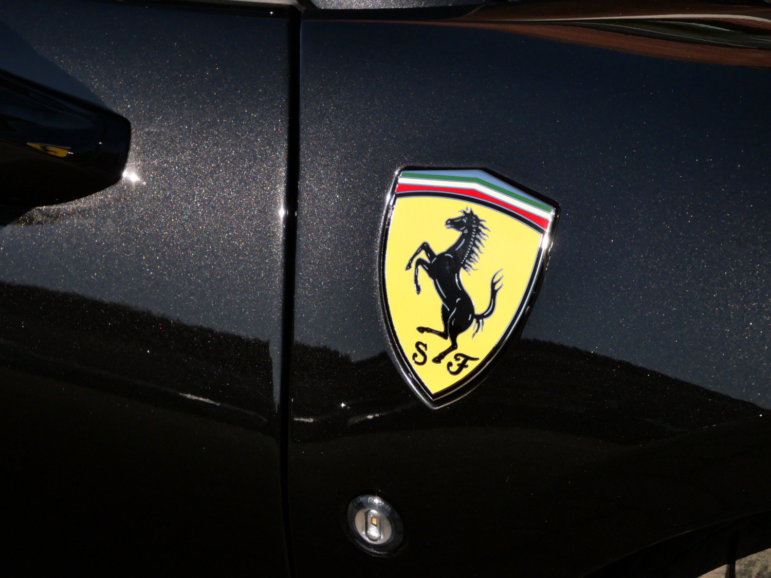 Used 2023 Ferrari F8 Tributo RWD image 9