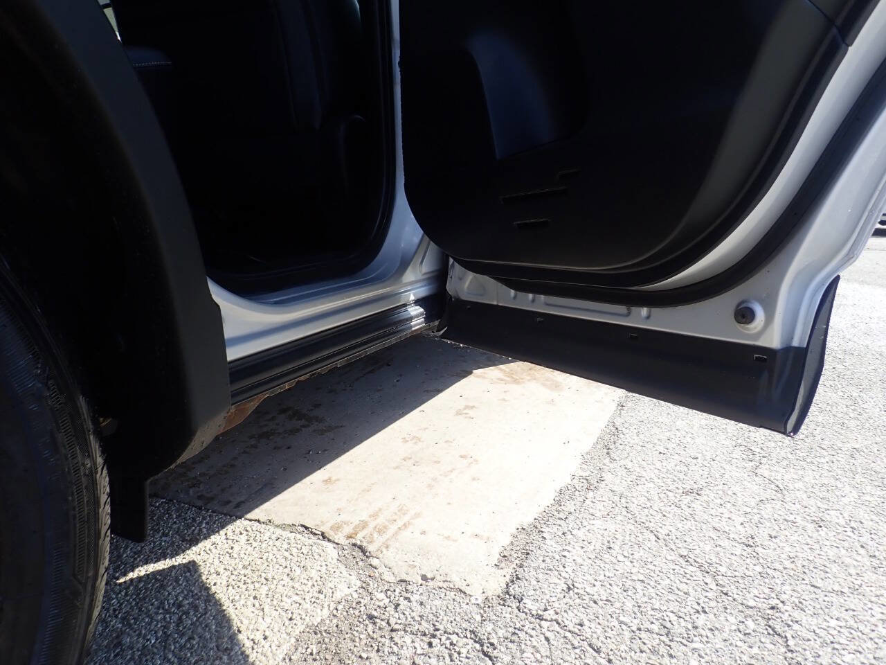 Used 2014 Toyota RAV4 Limited image 29