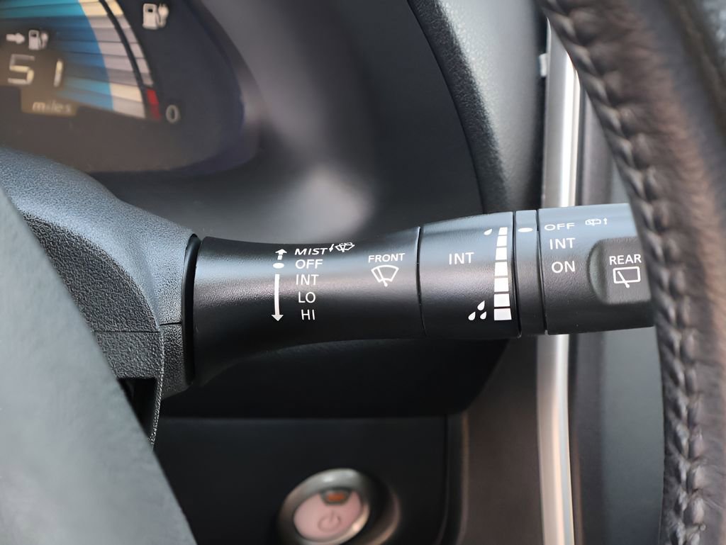 Used 2015 Nissan Leaf S FWD image 33