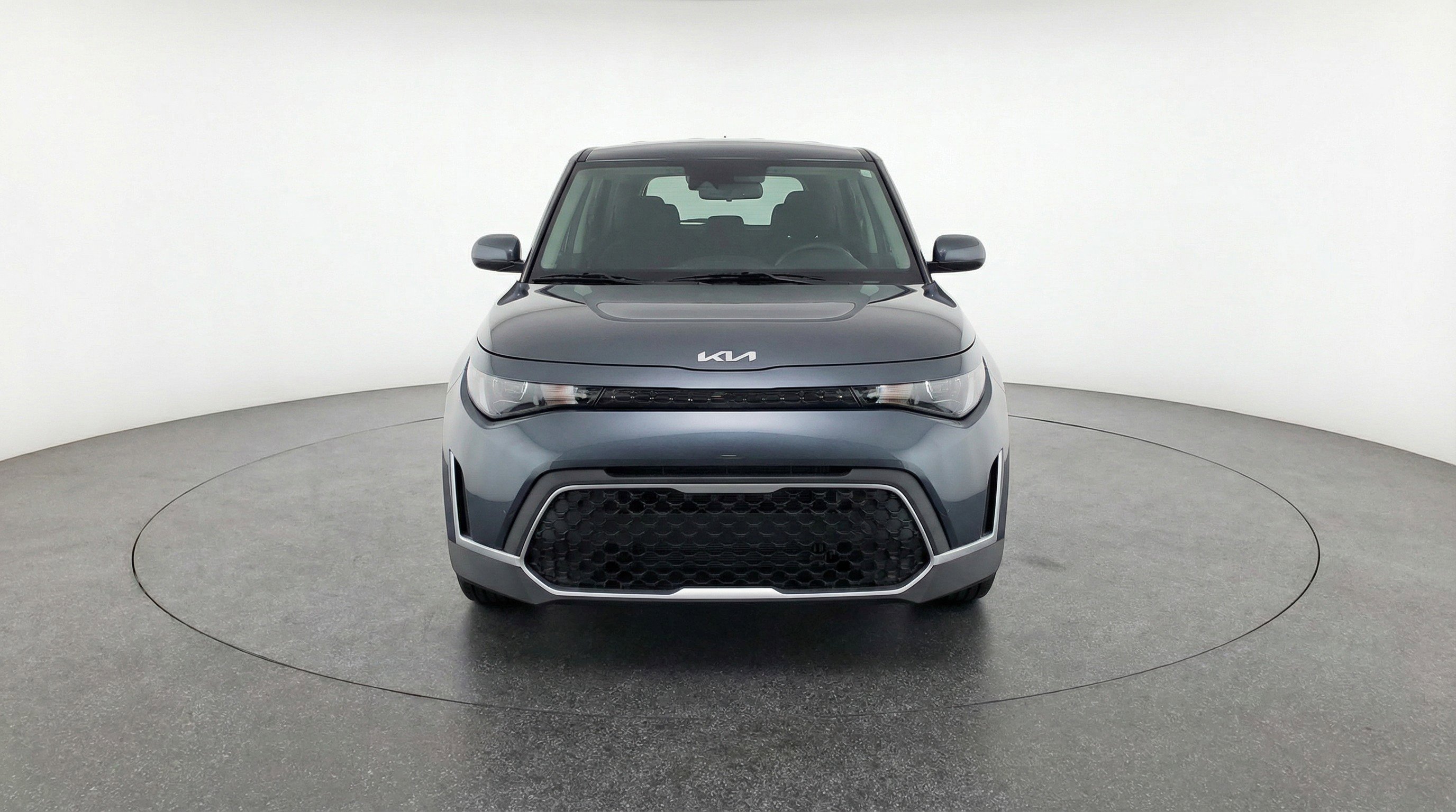 Used 2025 Kia Soul LX w/ LX Technology Package image 2