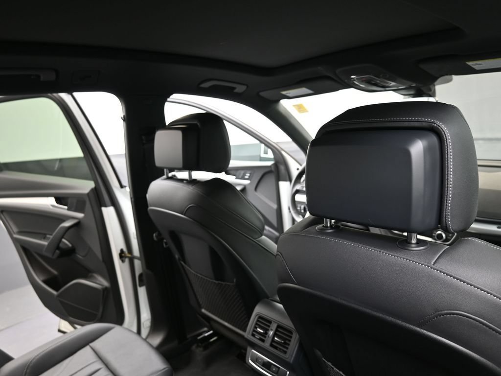 Certified 2025 Audi Q5 2.0T Premium w/ Convenience Plus Package AWD/4WD image 15