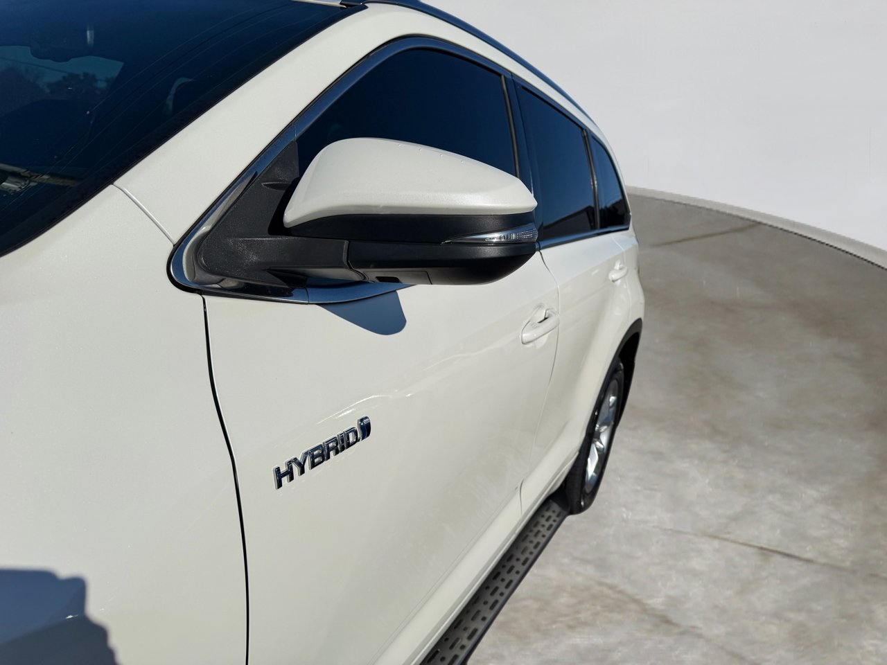 Used 2016 Toyota Highlander Limited image 17