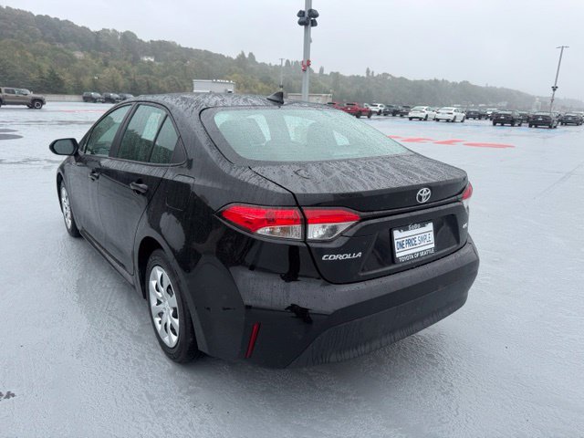 Used 2024 Toyota Corolla LE FWD image 5
