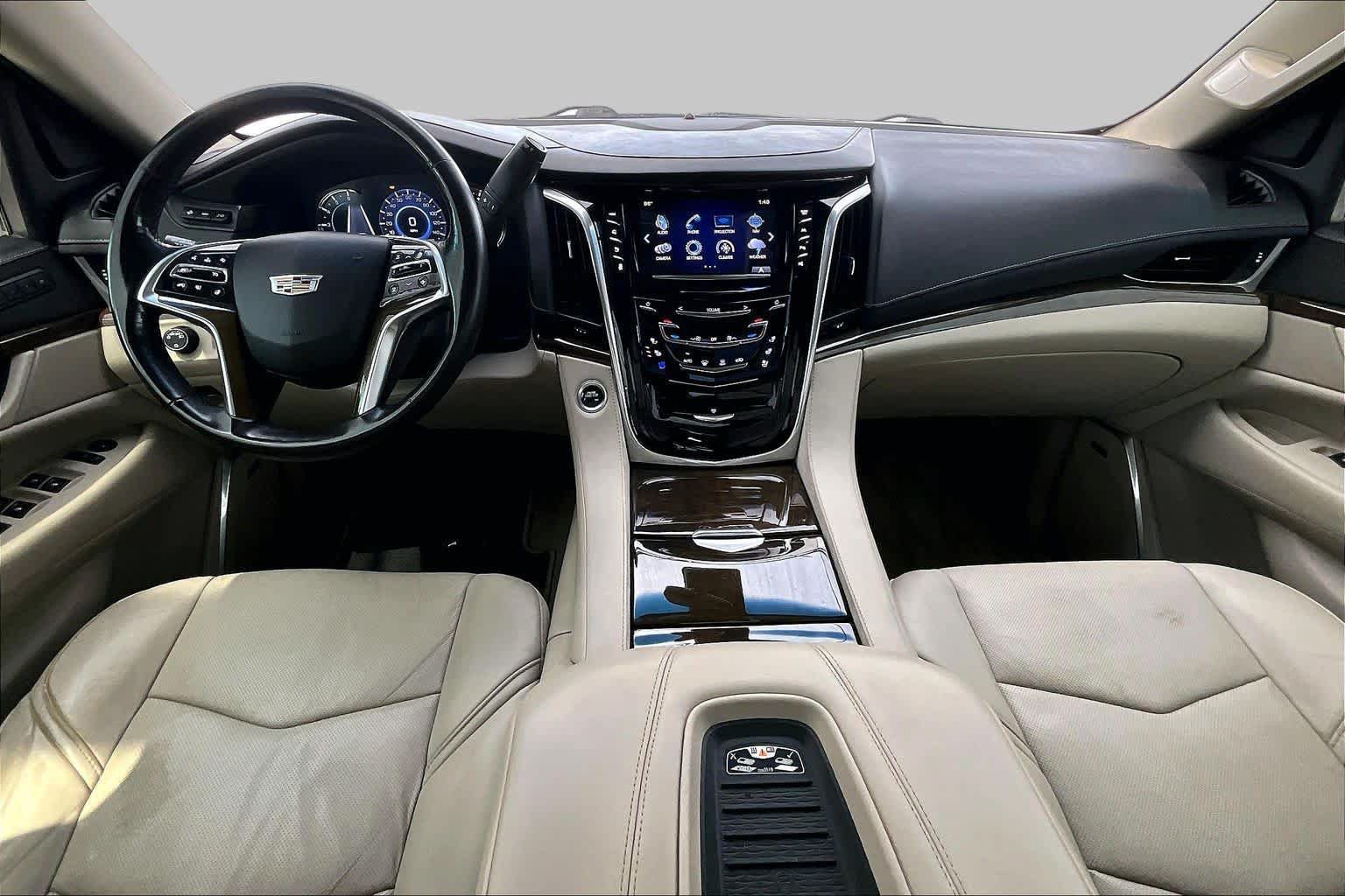 Used 2019 Cadillac Escalade ESV Premium Luxury RWD image 16