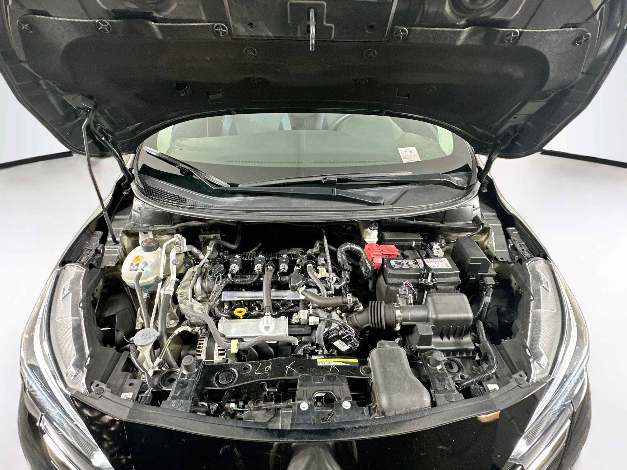 Used 2025 Nissan Versa SV FWD image 31