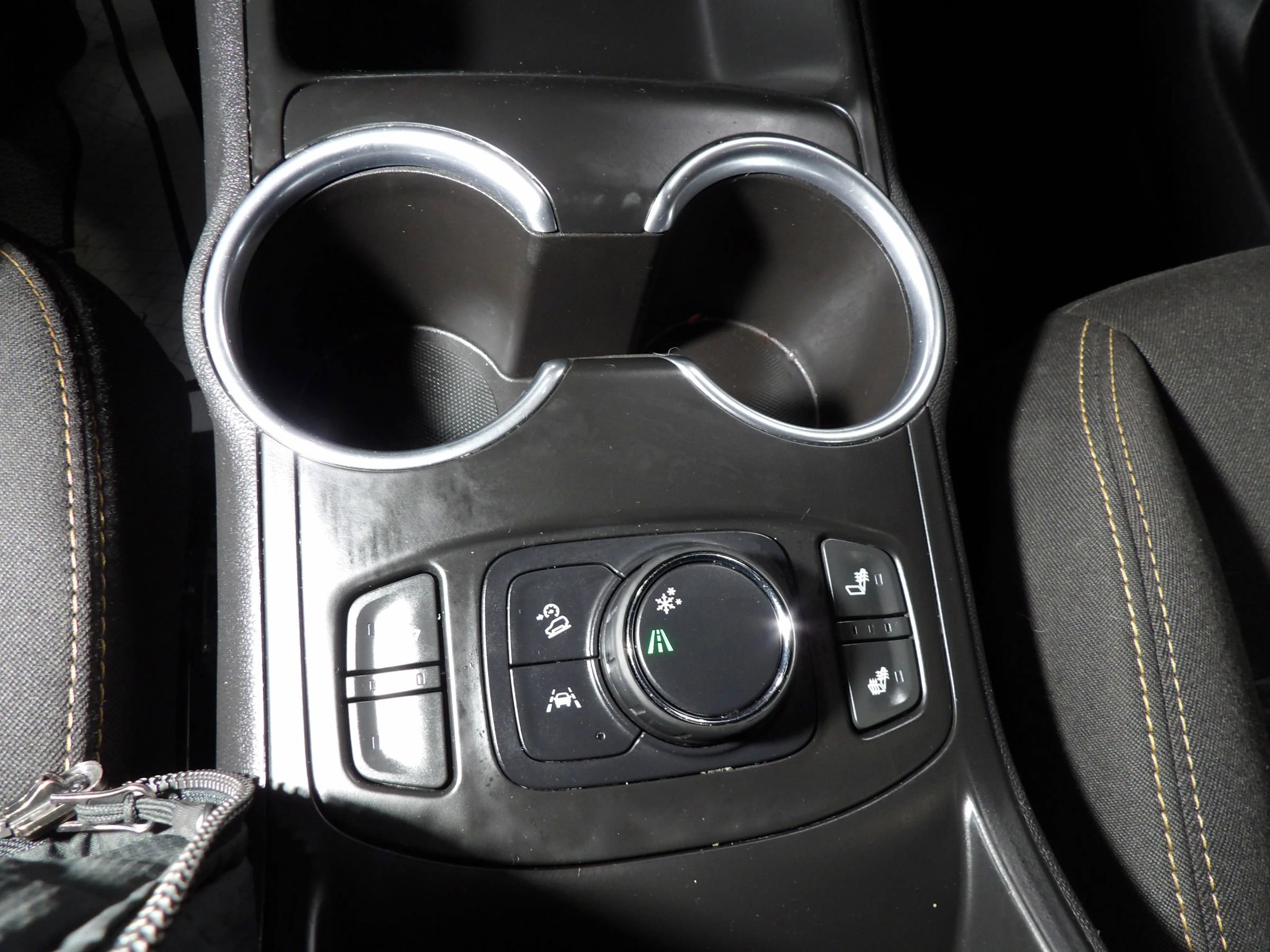 Used 2020 GMC Terrain SLE w/ Driver Convenience Package image 18